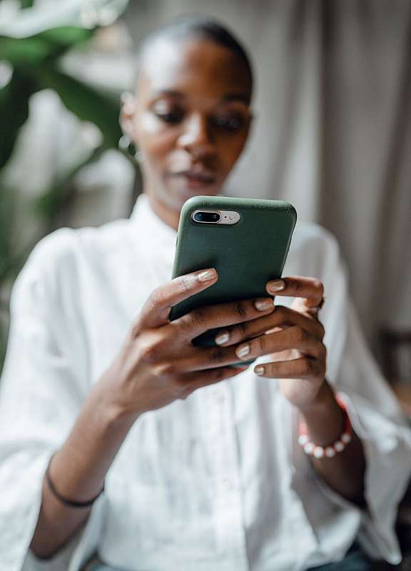 Girl Phone1